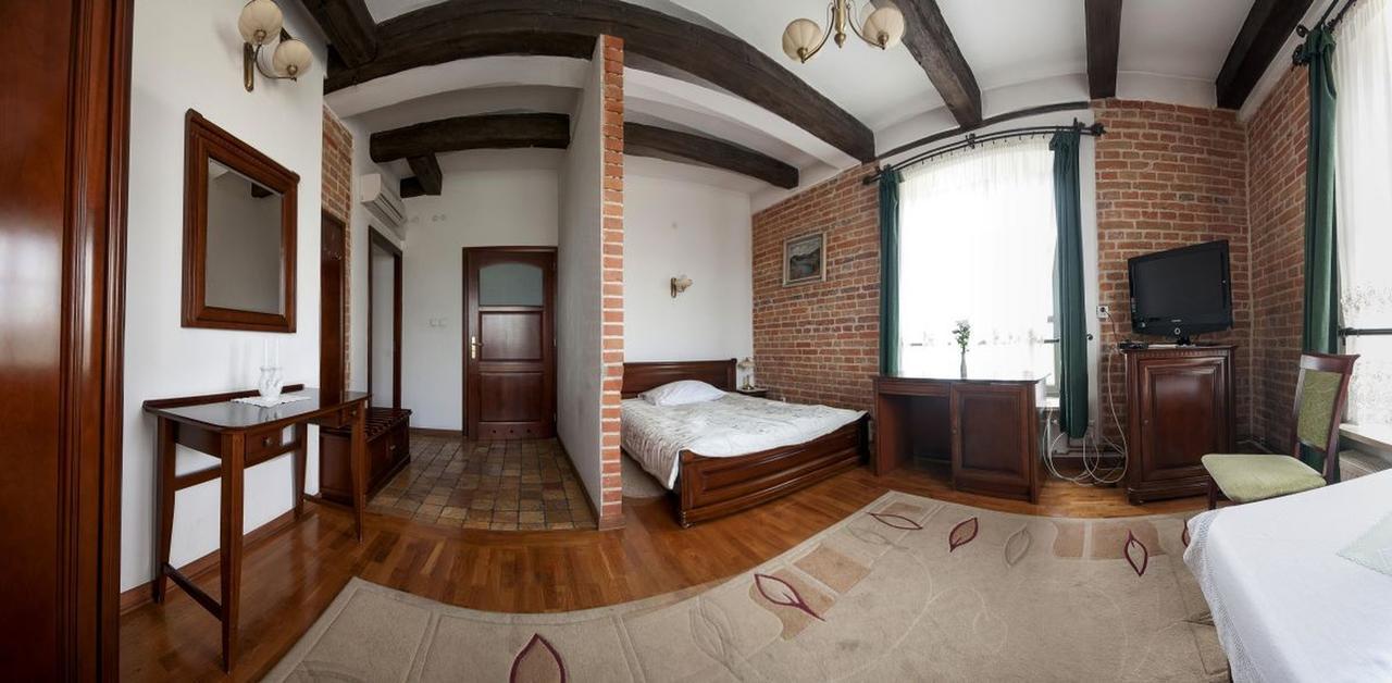 Hotel Restauracja Pod Parowozem Ostrowiec Swietokrzyski Ngoại thất bức ảnh